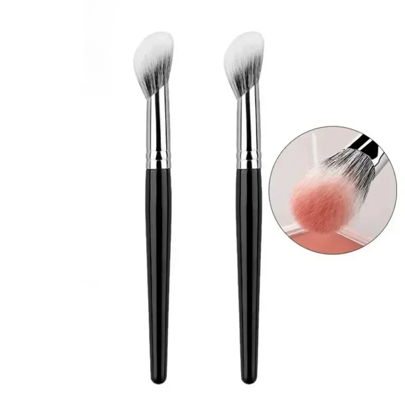 1/2Pcs Mini Peach Heart Blush Brush Small Flat Precise Face Brush Multi Use For Powder Cream Liquid Blush Beauty Makeup Gift — image 11