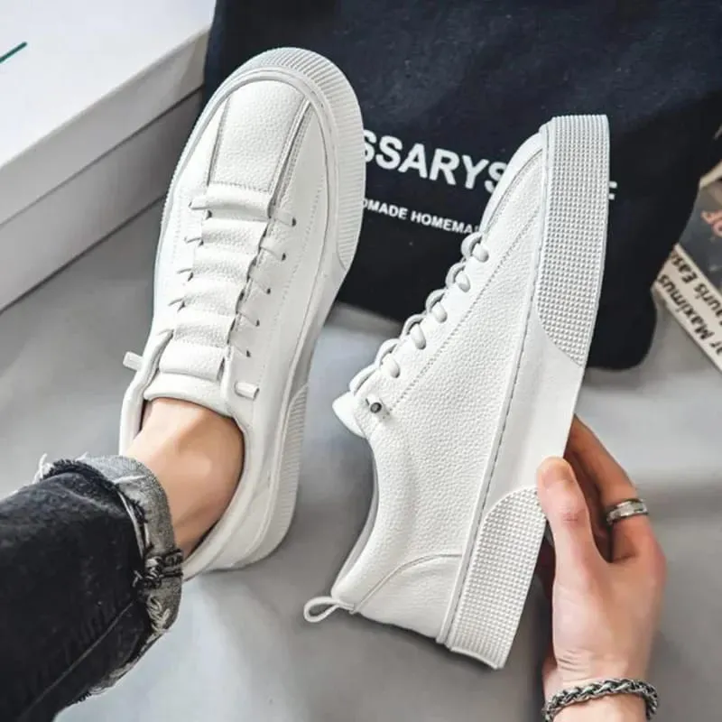 白スニーカー男性 2024 春のファッションカジュアルレースアップラウンドトゥフラットメンズランニングスポーツシューズ Zapatillas Deportivas Hombre