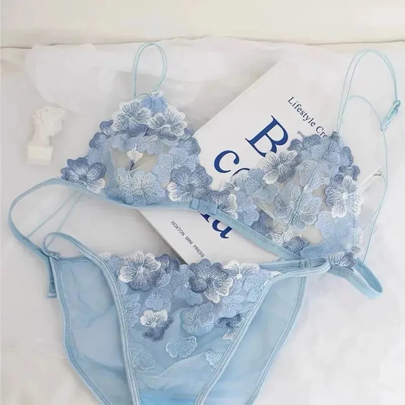 우아한 속이 빈 레이스 브래지어 & 팬티 세트 언더 와이어 없음 쉬어 프렌치 트라이앵글 컵 Bralette 보이지 않는 티셔츠 여성 속옷