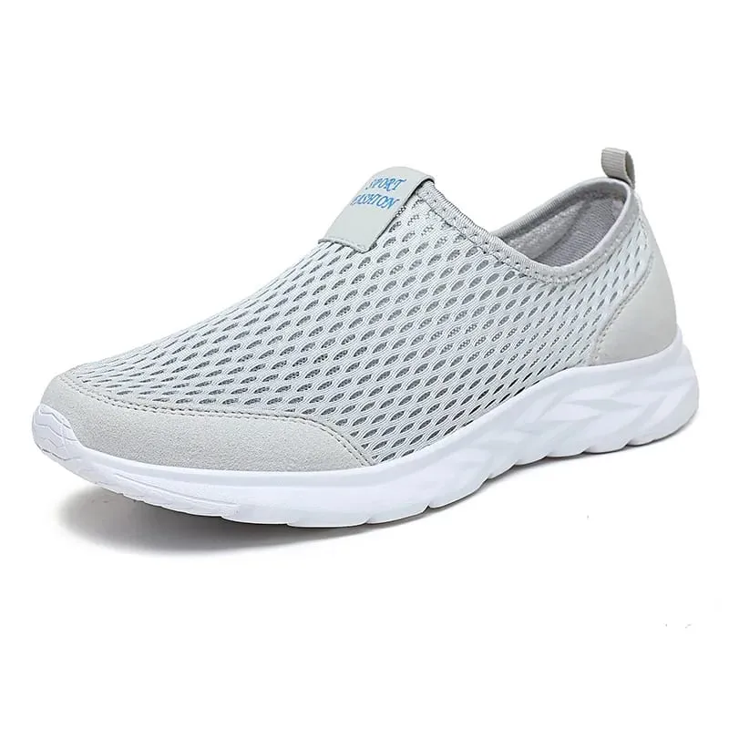 Lightweight Slip-On Shoes for Summer Large Mesh Breathable Men's Shoes Ultra-Light Soft-Soled Sports Shoes