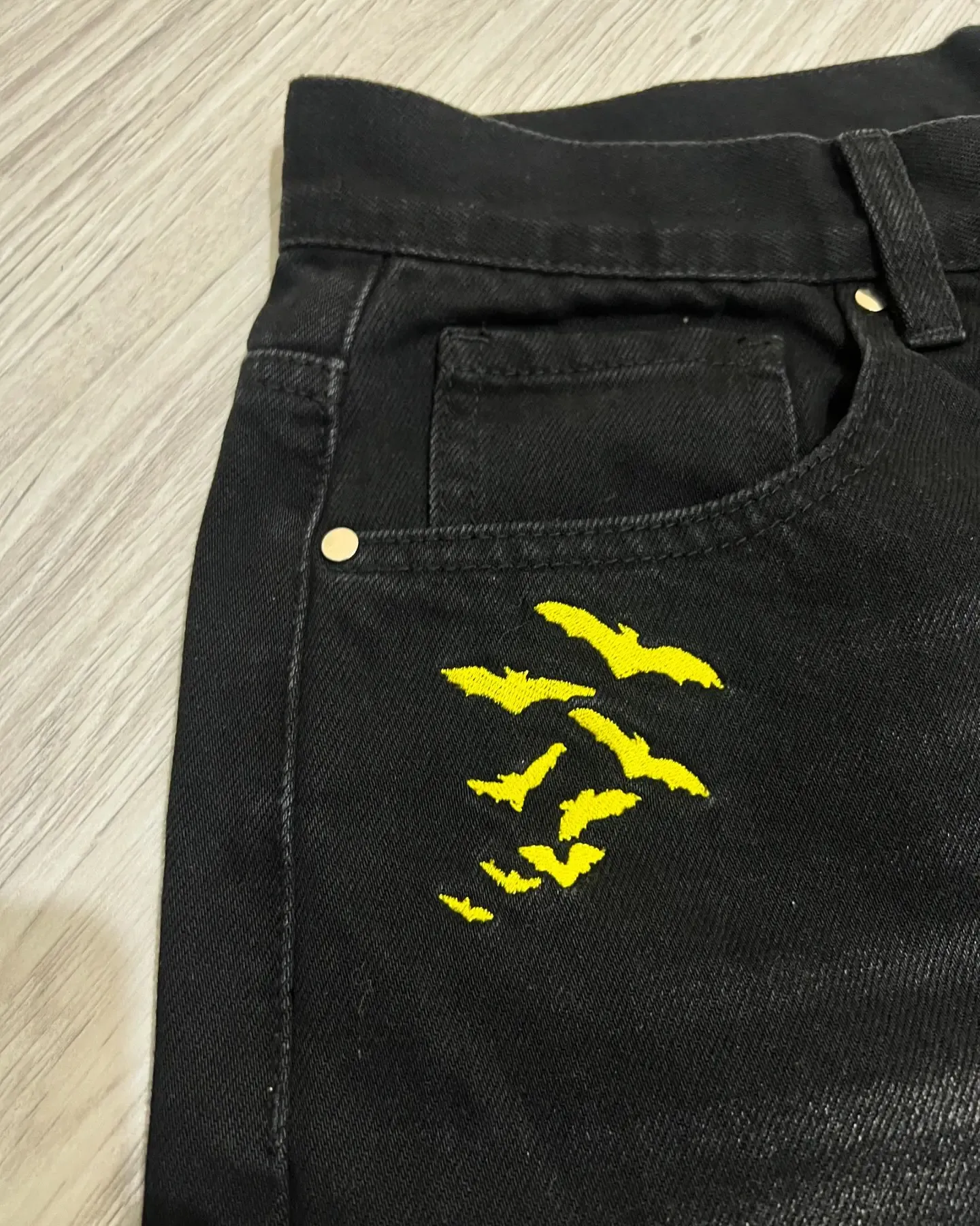 Y2K Jeans Longgar Bordir Hewan Kelelawar Celana Denim Gotik Hip Hop Hitam Pria Antik Celana Panjang Kaki Lebar Lurus Wanita Mode