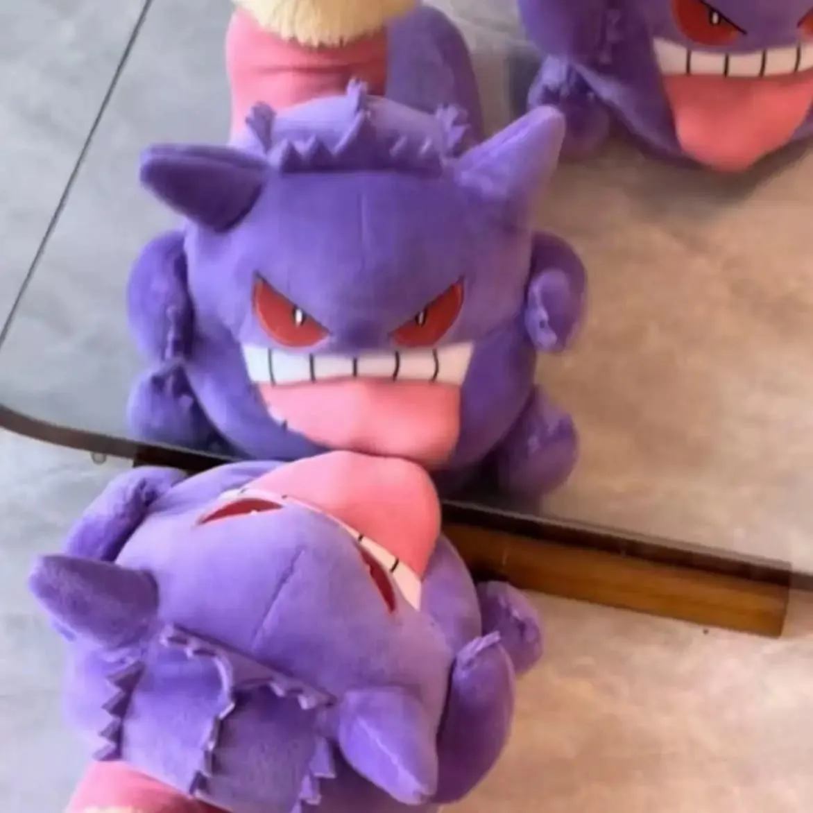 Novo gengar anime figura chinelos de pelúcia engraçado língua para fora design sola macia bonito aconchegante inverno quente interior casal casa chinelos brinquedo