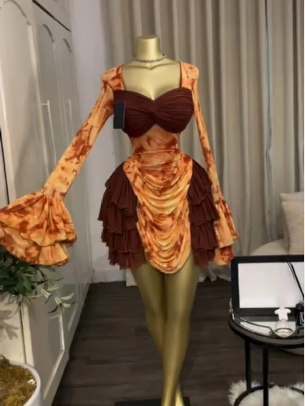 CM.YAYA – robe moulante froncée drapée à volants en cascade pour femmes, imprimé Tie Dye, manches longues, col en v, robes de vacances à la plage