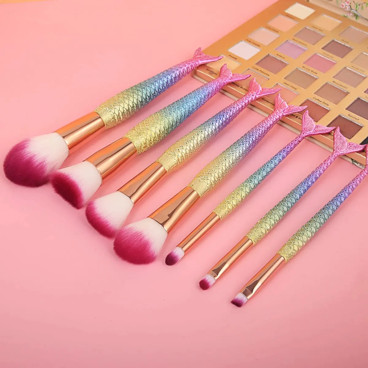 7Pcs Rainbow Mermaid Tail Makeup Brushes Large Powder Blush & Eyeshadow Detail Brushes Starter Beauty Cosmetic Kit