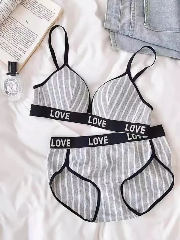 2pcs Women's Sexy Lingerie Set Low-Rise Comfortable Breathable Thongs And Elegant Bras Outfit Underwear Set