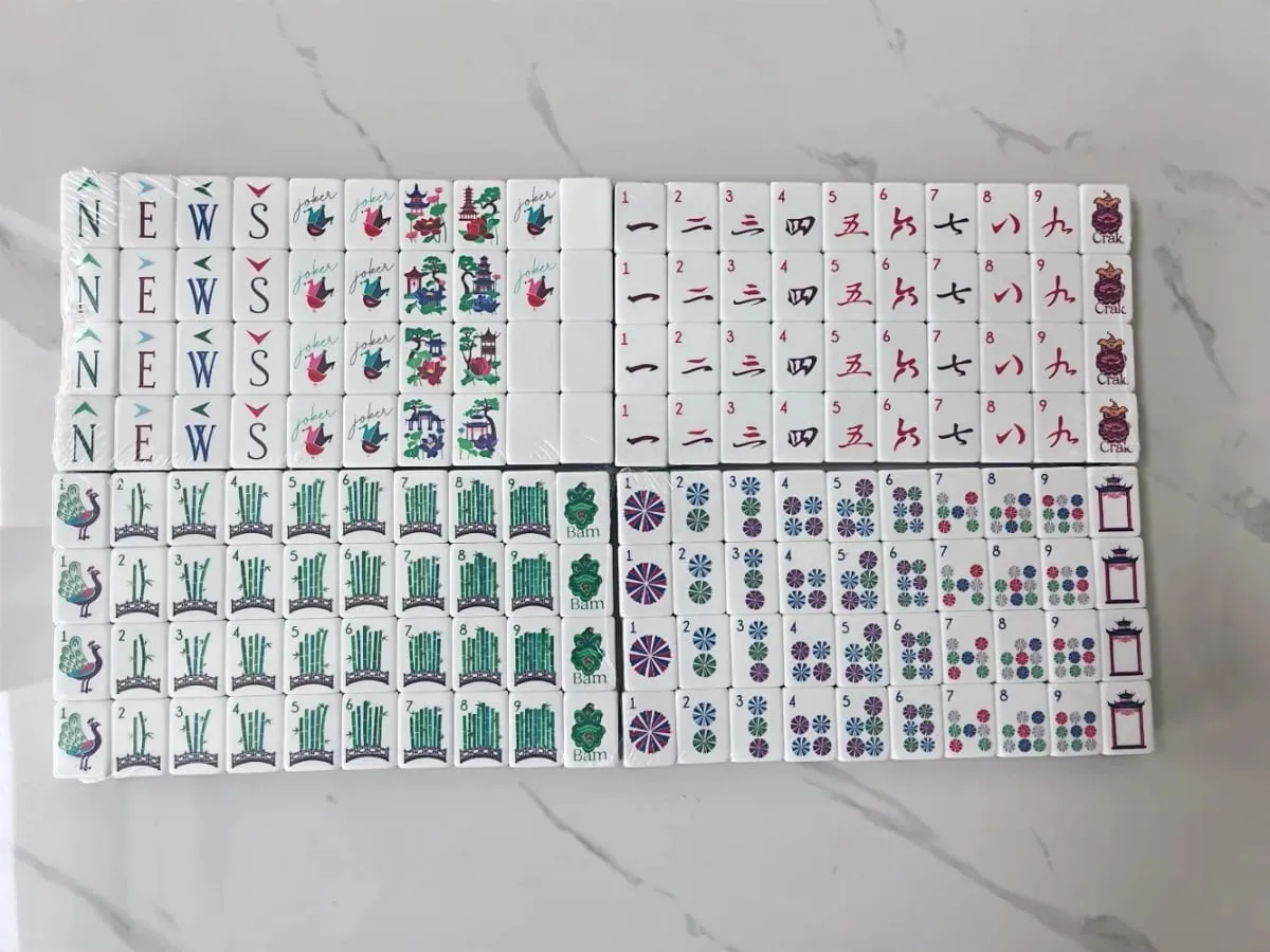 In Stock Hot American Mahjong Set 160 Tiles 4-Layer Acrylic Mah Jongg Sets Portable Travel Mahjong Game Tiles Adult Indoor Games