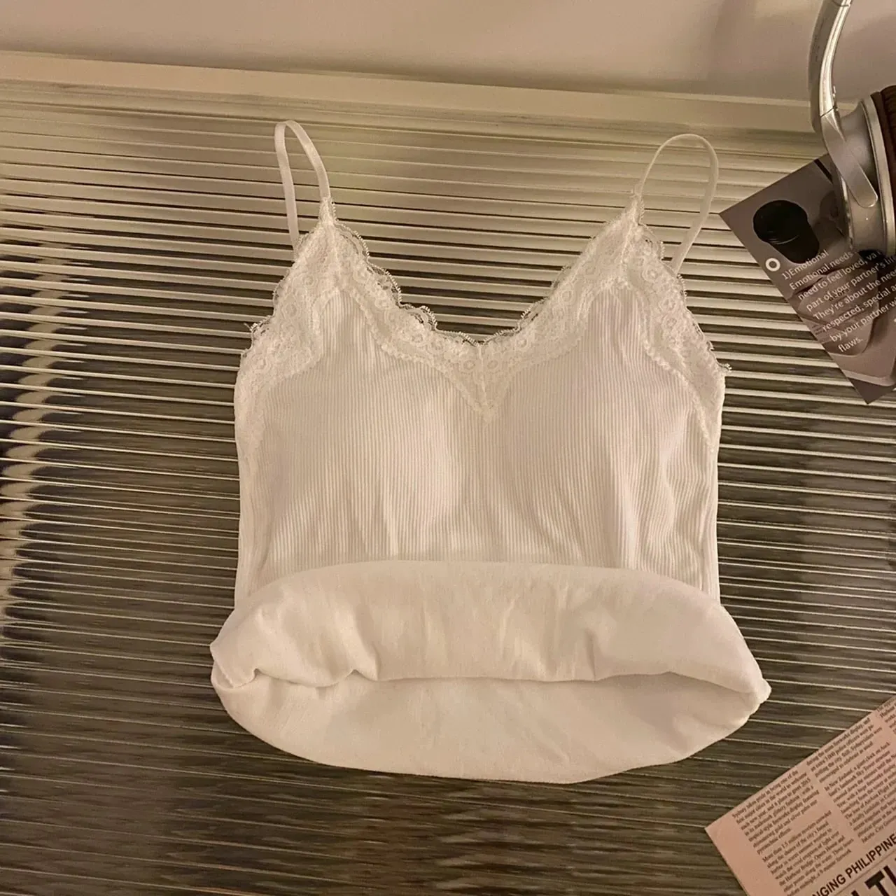 2026 verão fino elegante camis feminino camisola regata sexy sem mangas espartilho topo com almofada no peito doce rendas retalhos colheita topos