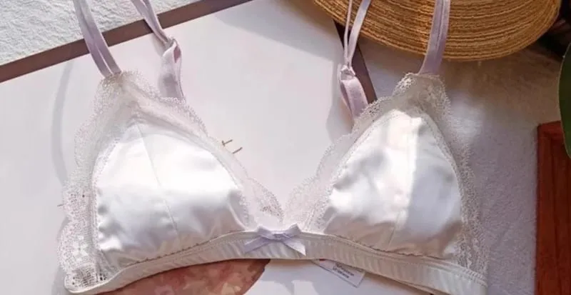 Classic French Bralette Without Underwire Elegant Lace Small Cup Lingerie Fashion Girl 3-Piece Bra Set with Soft Shaped Cup