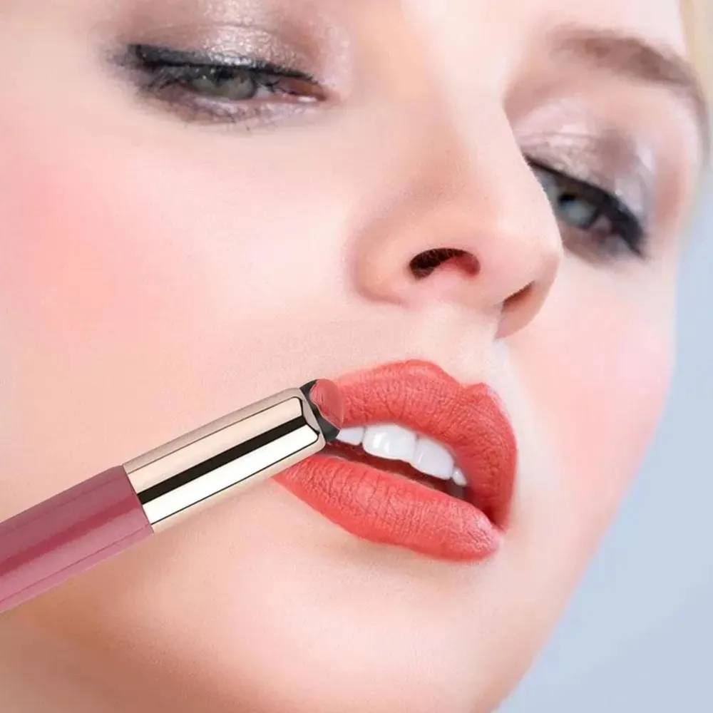 1Pc Silicone Lip Brushes with Cover Cap Concealer Brush Like Fingertips Q Soft Lipstick Makeup Brushes Round Head No Broken Pink