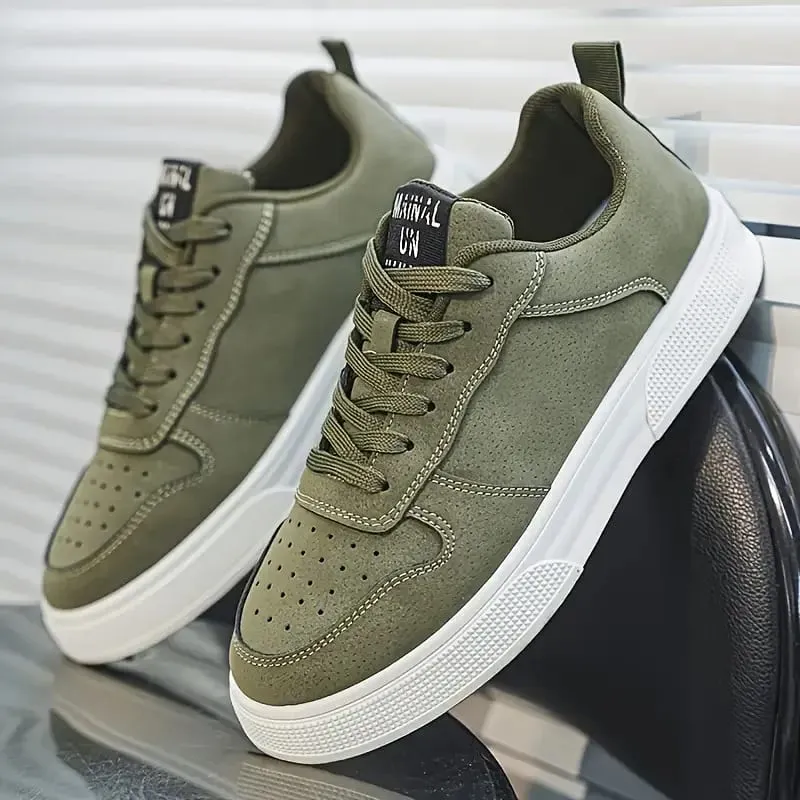 1 Pair Sports Casual Skateboarding Shoes Comfortable and Fashionable With a Snug Upper That Fits the Foot and a Slip-Resistant