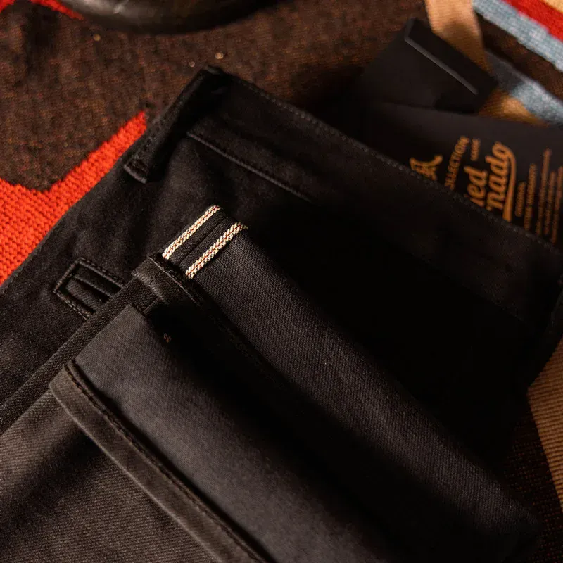بنطلون جينز رجالي أحمر تورنادو أسود مريح مقاس 14.5 أونصة Selvedge Denim ضابط