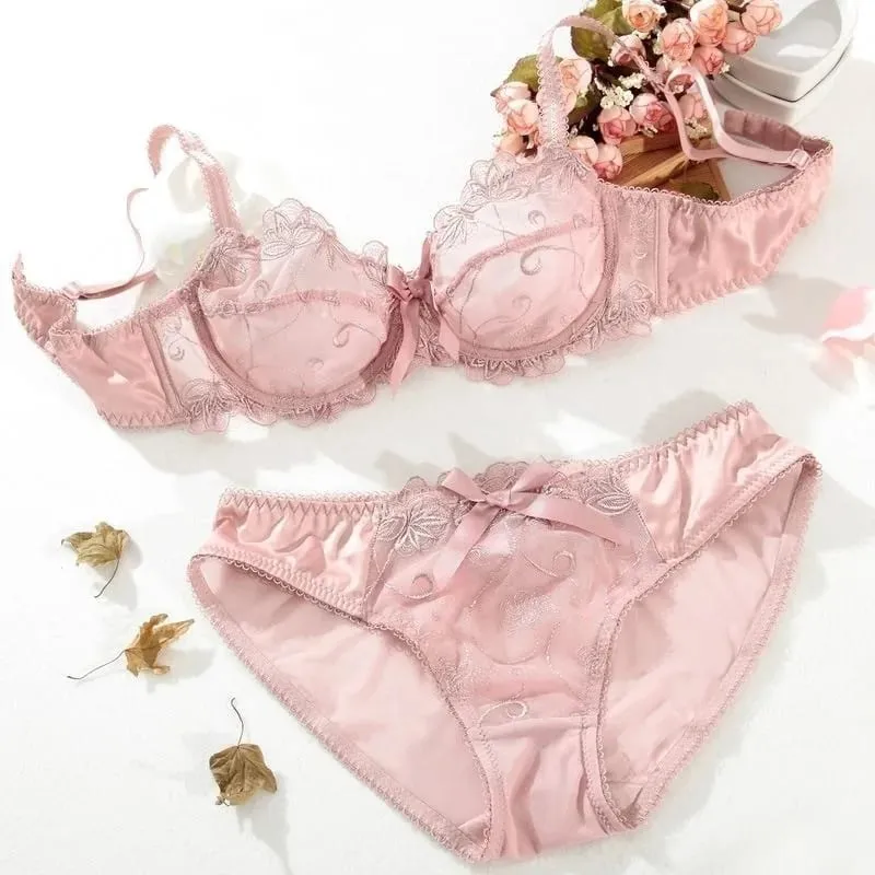 ผู้หญิง Bra และ Panty ภาษาฝรั่งเศสคำเย็บปักถักร้อยลูกไม้ Bralette ไร้สายสามเหลี่ยมถ้วย Bra Elegant บางสายรัดหน้าอกเล็กชุดชั้นใน