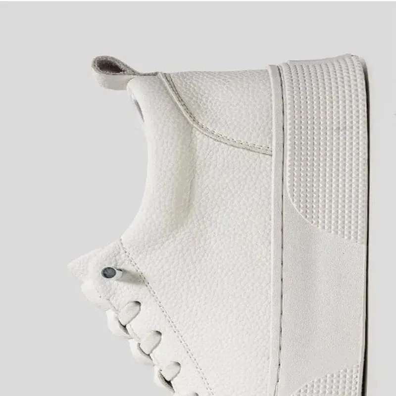 白スニーカー男性 2024 春のファッションカジュアルレースアップラウンドトゥフラットメンズランニングスポーツシューズ Zapatillas Deportivas Hombre