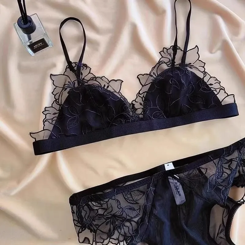 Sexy French Lace Bralette & Underwear Set Lightweight Wireless Triangle Cup Bra for Women Pure Elegant Small Boobs S-XL MOYISU