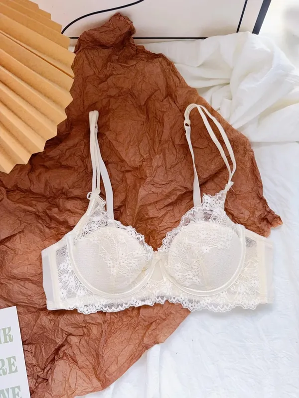 Sexy Black Lace Lingerie Set with Underwire Comfortable Lift for Larger Busts