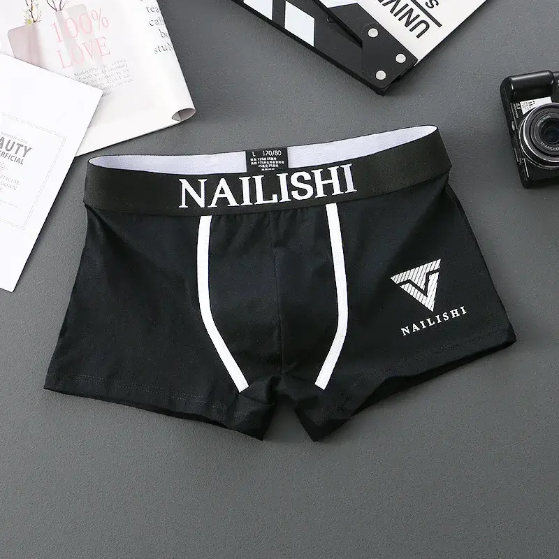 2-delade herrunderkläder Burst av bomull Andas ungdomsboxershorts Letter Trend fyrkantiga shorts med mitten av midjan Platt hörn Perso