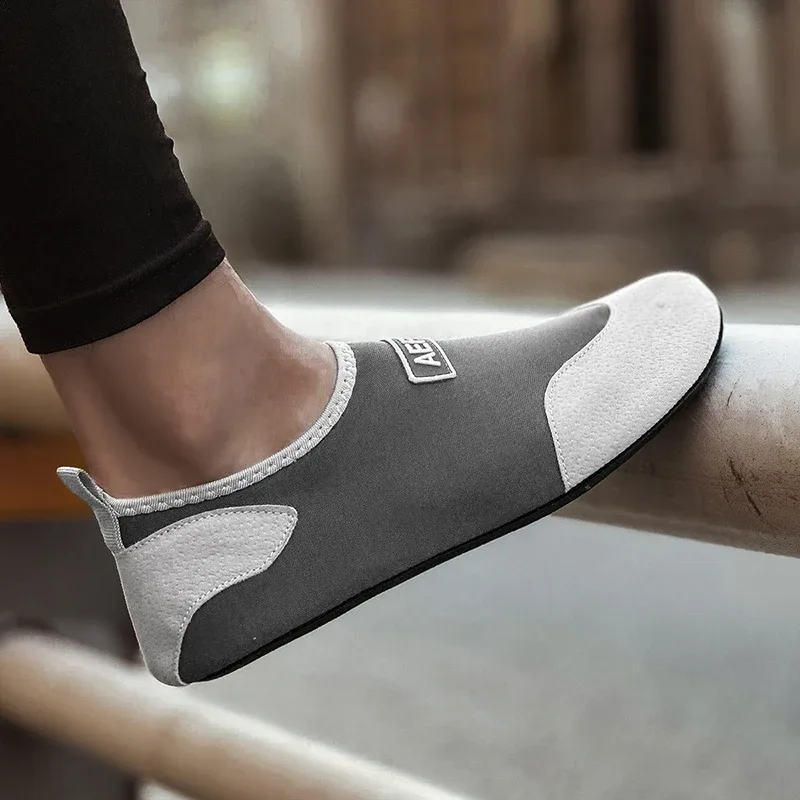 Light Water Shoes Men Women Swimming Diving Socks Shoes Beach Sandal Shoe for Men Seaside Non-Slip Sneakers Socks Slipper