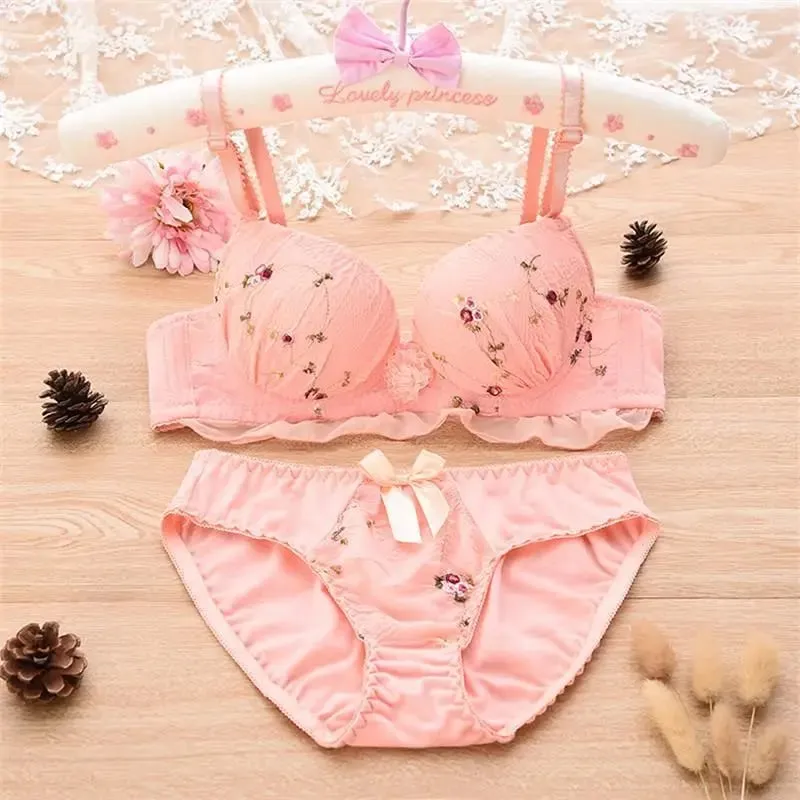 Women Floral Embroidery 2‑Pieces Lingerie Set Underwire Push‑Up Bra With Ruffle Trim Bow Decor Matching Panties Intimates