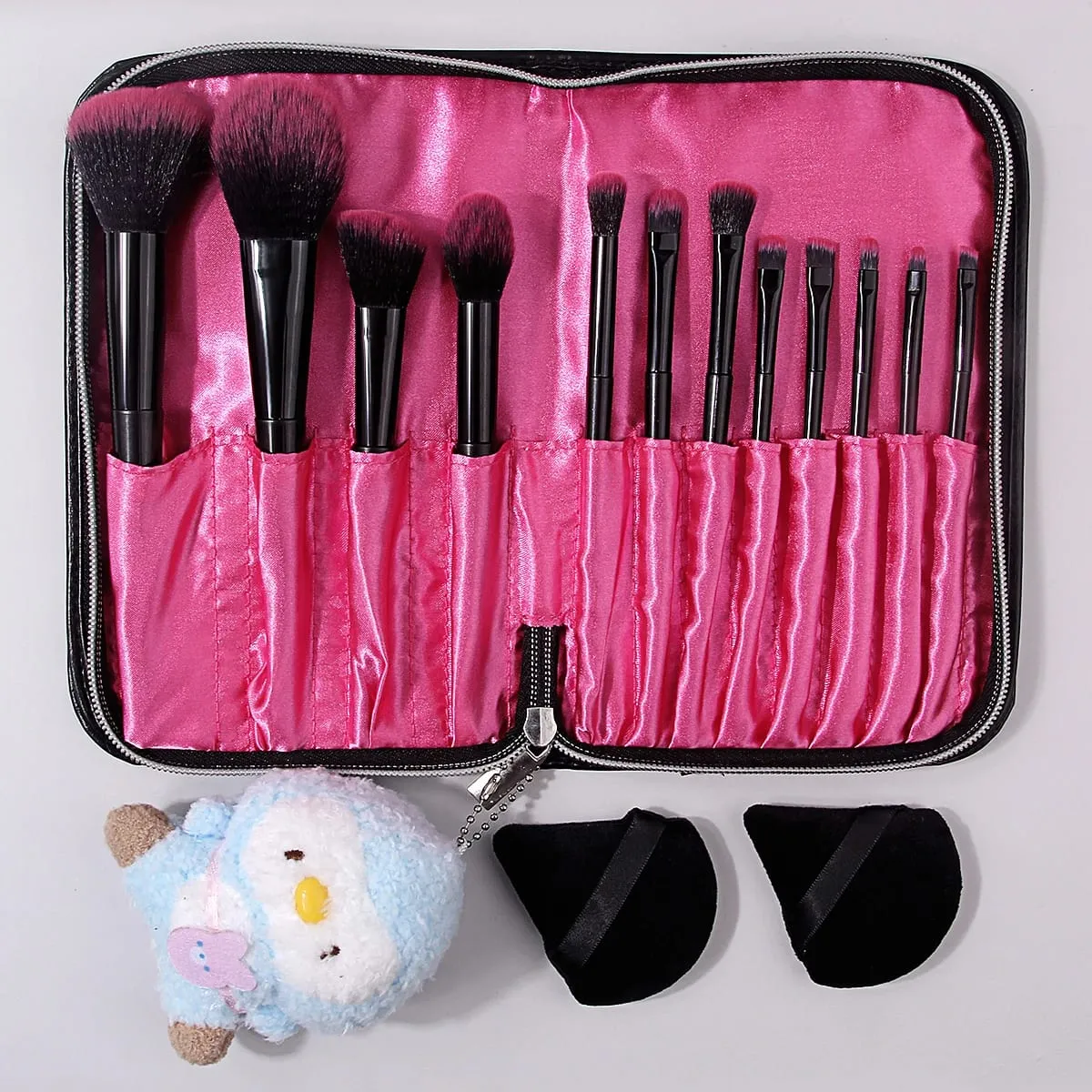 16PCS Black & Pink Makeup Brushes Set Free Shipping with Bag Puffs & Pendant