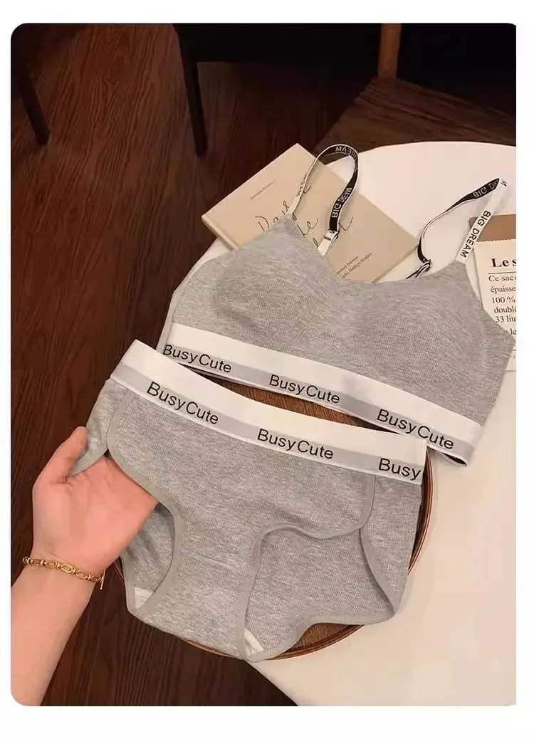 Sports Style Thin Underwear Set with a Collection of Accessory Breasts No Steel Ring Underwear And Two-Piece Underwear
