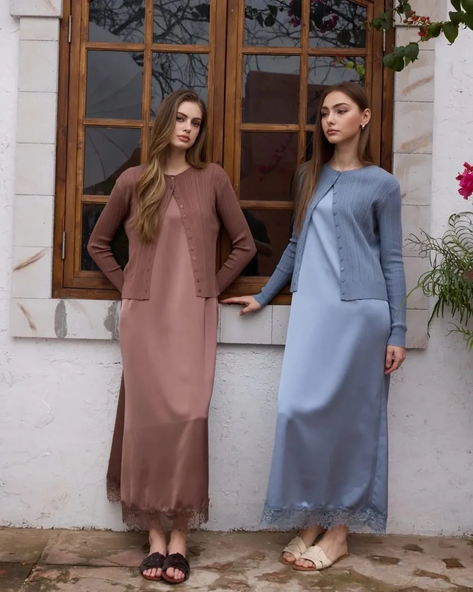 AS SS26 Кружевное атласное платье-комбинация + кружевная атласная юбка + вязаный жилет + вязаный кардиган, коллекция, женский нарядный наряд