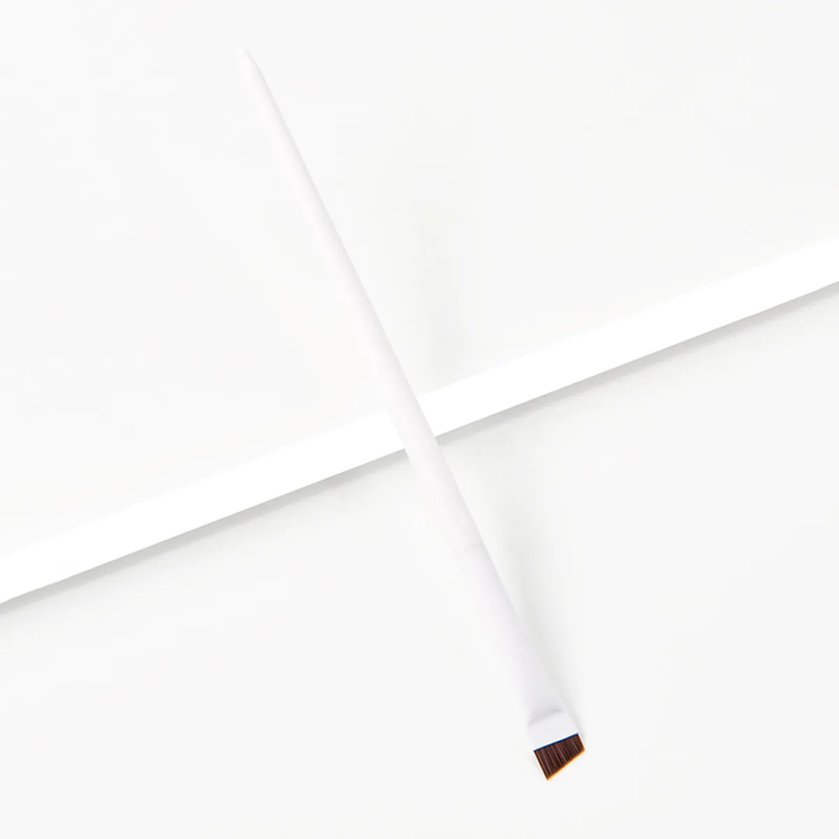 4Pcs Sickle Blade Eyeliner Brush Ultra Thin Flat Fine Eye Liner Makeup Brushes Flat Eyeliner Brush Eyebrow Make Up Brush