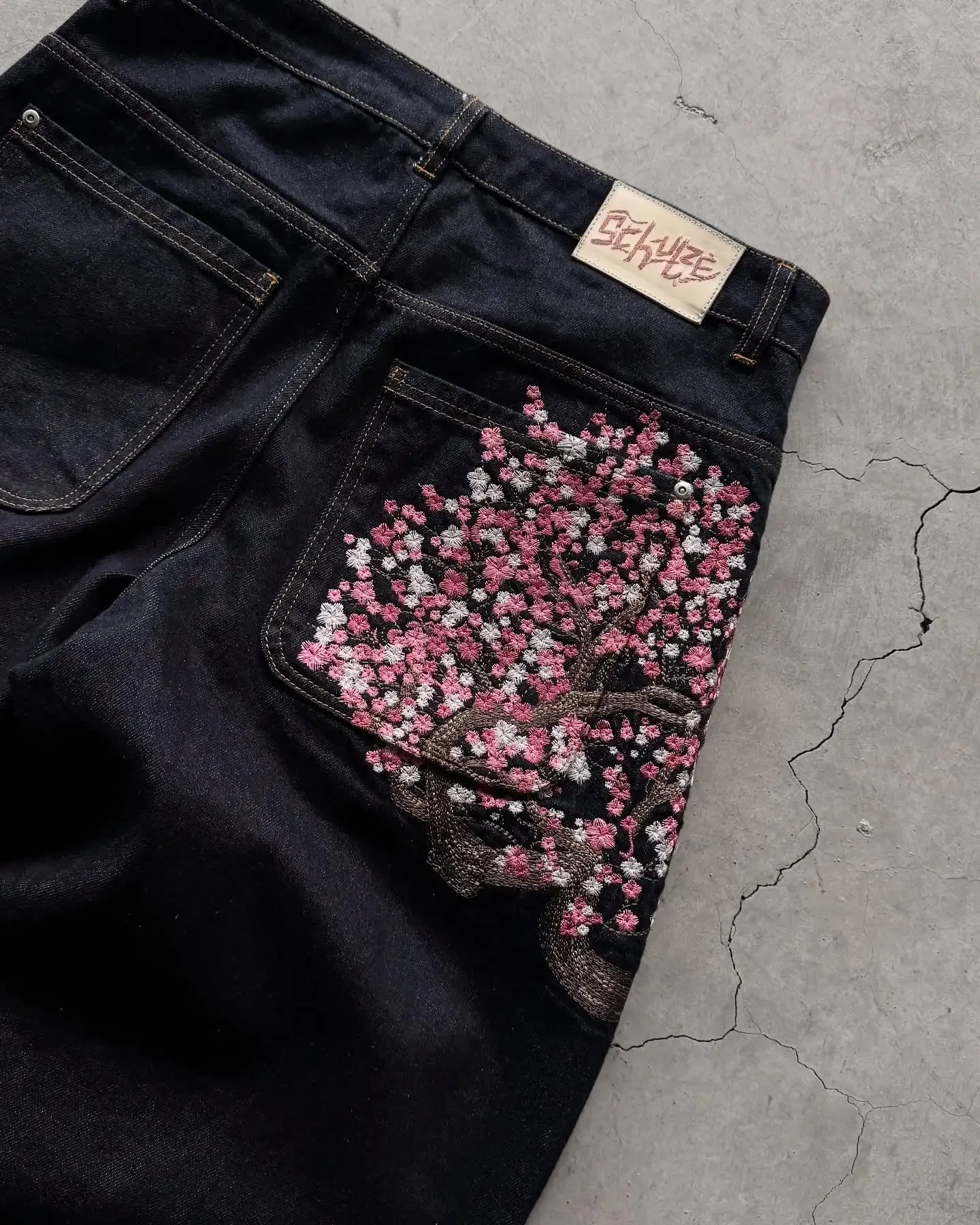 อเมริกัน Retro Pocket Cherry Blossom ปักกางเกงยีนส์ Y2k Vintage Men Casual Baggy ตรงขากว้างขากว้างกางเกง Hip Streetwear