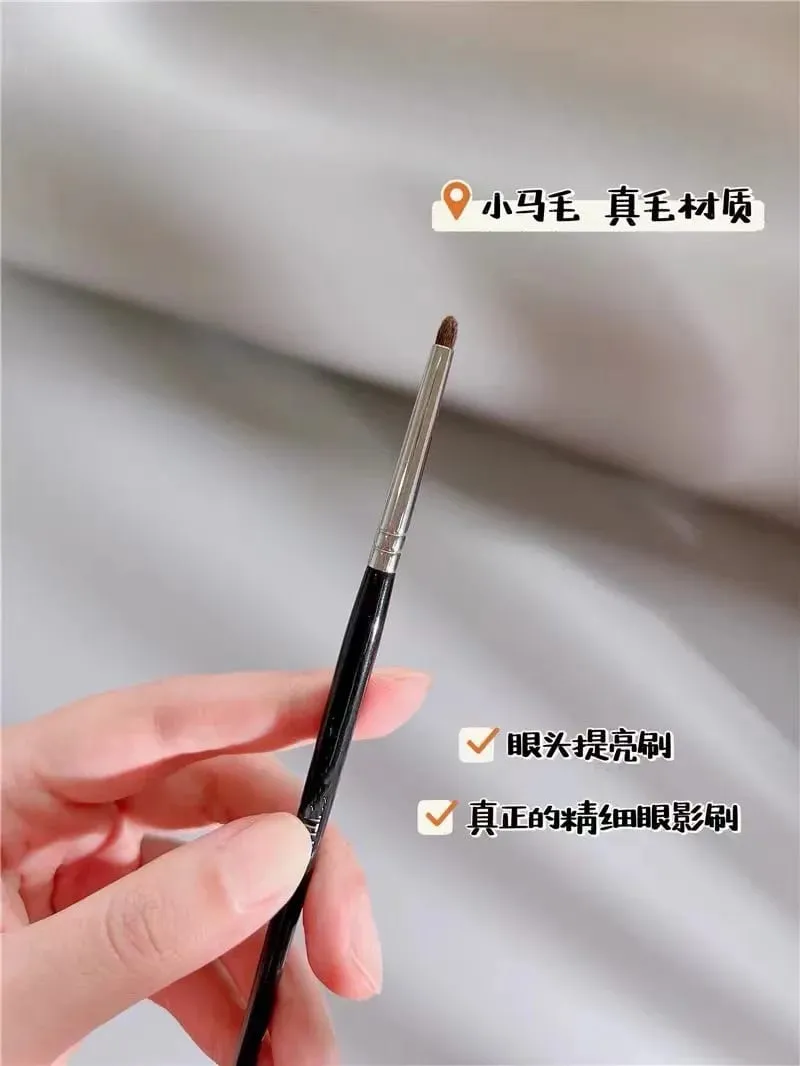 1 Buah Detail Kecil Kuas Rias Eyeshadow Rambut Kuda Poni Kuas Rias Eye Shadow Presisi Alat Kosmetik Noda Meruncing