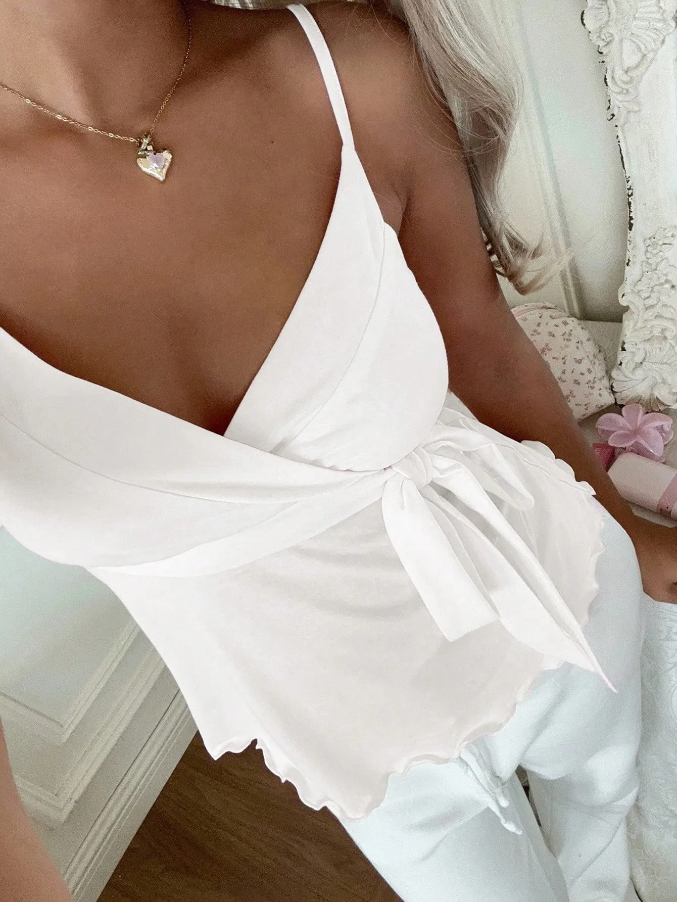 Women's Sexy Backless Side Tie-Strap Decor V-Neck Ruched Hem Cami Top Casual Slim Fit Solid Color A-Line Top Summer 2026