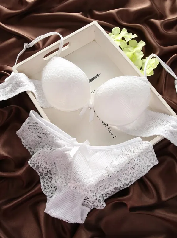 Nouveau soutien-gorge Sexy culotte ajourée couleur unie ensemble de sous-vêtements BC tasse haut en dentelle Push Up femmes fermeture arrière grande taille ensembles de Lingerie