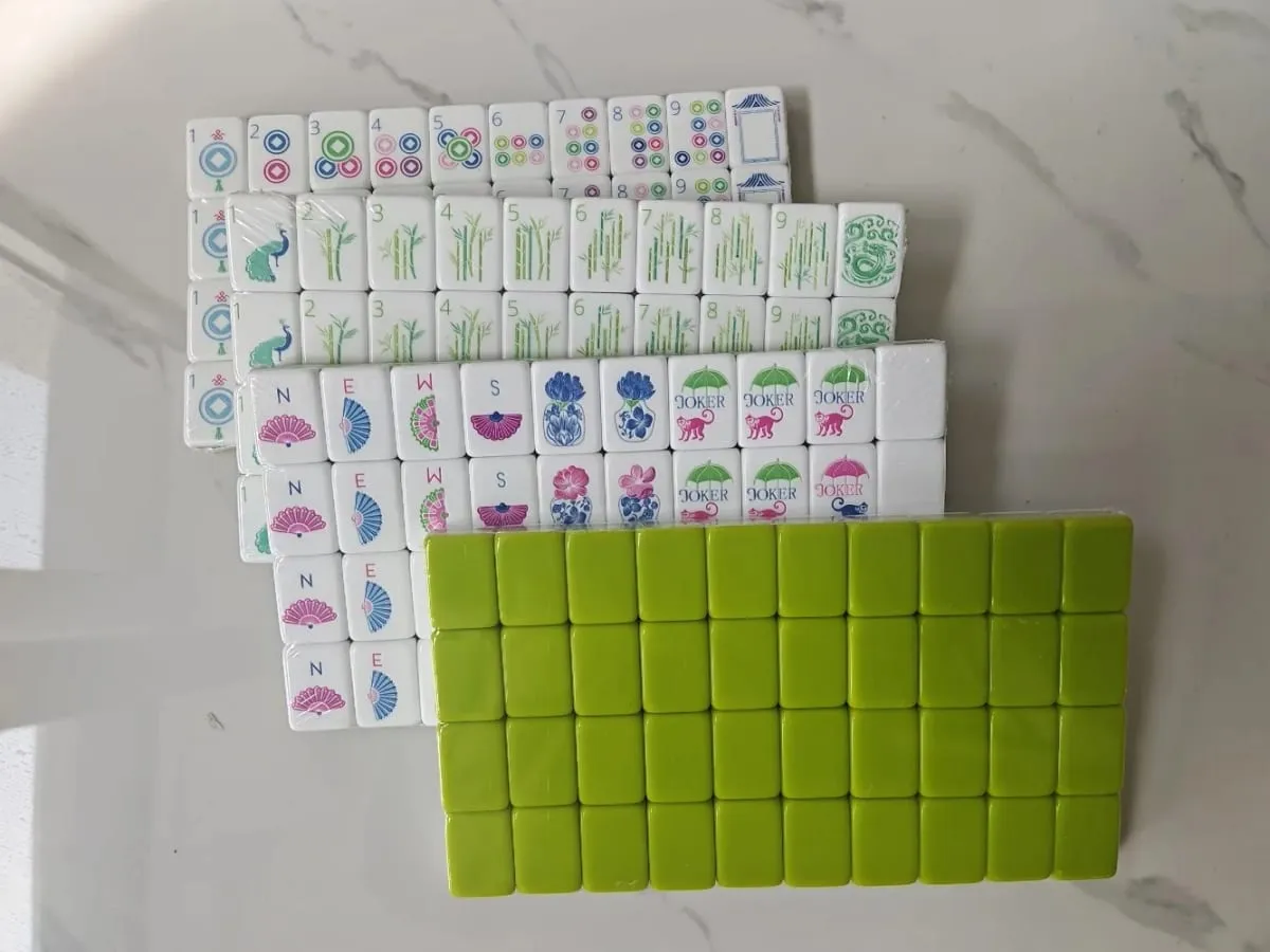 In Stock Hot American Mahjong Set 160 Tiles 4-Layer Acrylic Mah Jongg Sets Portable Travel Mahjong Game Tiles Adult Indoor Games