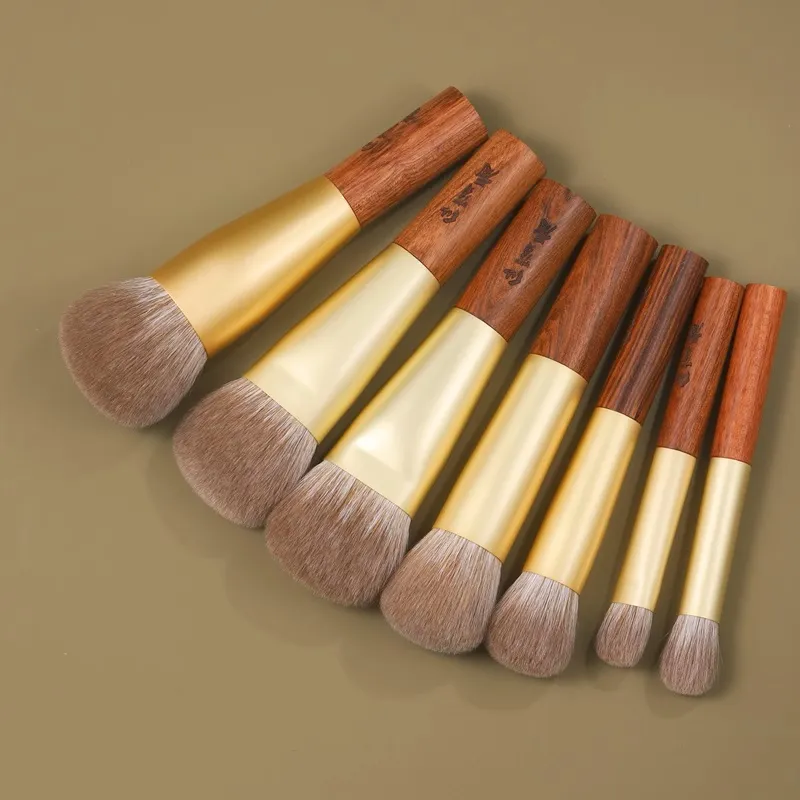 Weasel Goat Hair Foundation Liquid Blush Brush Professional Hand Crafted Makeup Brushes 1PC Short Rosewood Handle Make Up Brush