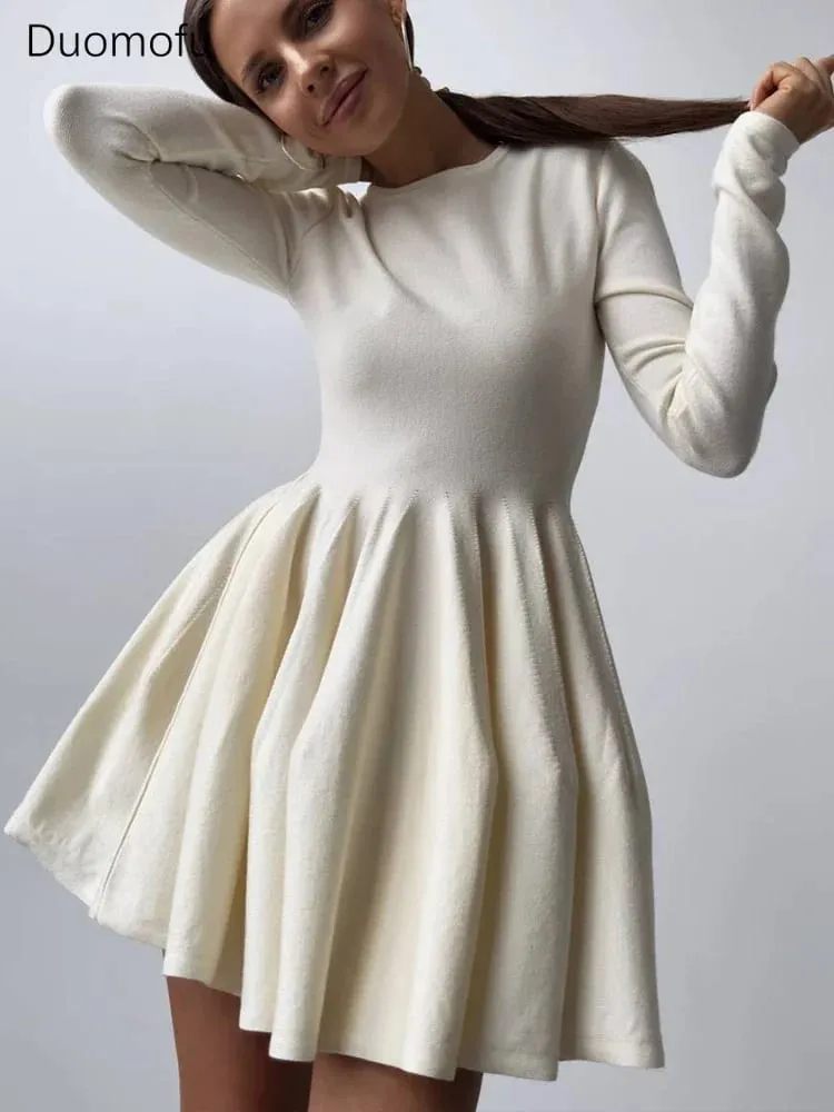 Duomofu Mini vestidos de punto para mujer Otoño Invierno Vestido suéter de manga larga Mujer elegante moda Slim una línea Vestido plisado Vestido