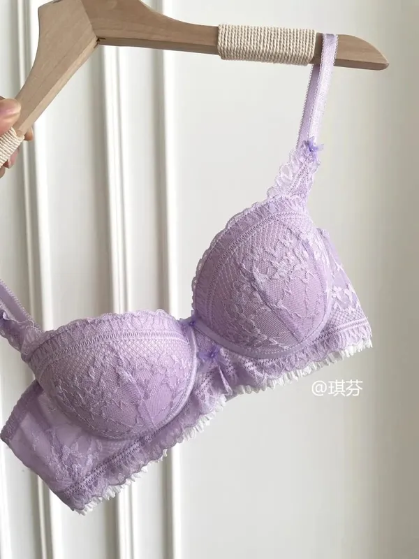 Hot French Pure Lace Lingerie Set Women Wireless Push Up Bra Small Breast Gathered Plus Size Comfort Party Nightwear Hot Trend
