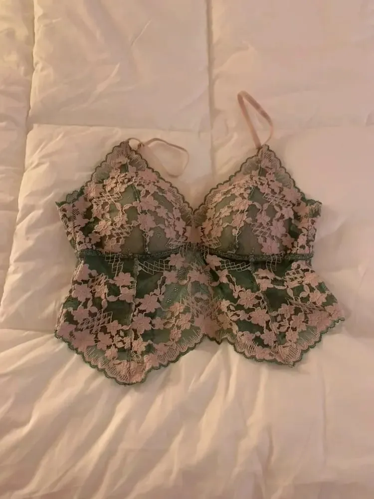 Elegant French Embroidered Halter Bra Small Chest Wrinkle-Free Lingerie Set Beauty Back UK Fit Adjustable Comfort Summer MOYISU