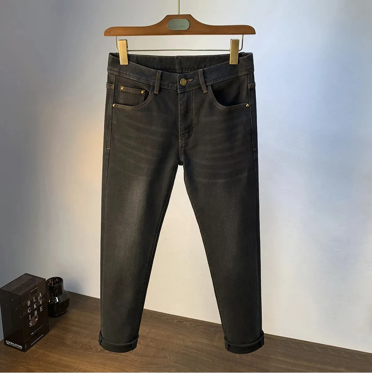 Light luxury high-end fashionable jeans for men in autumn 2025 thick and trendy casual slim fit elastic denim small leg pants