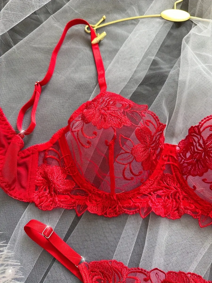 A1 Sexy Red Floral Embroidery Sheer Lace Lingerie Set S-XL Women See Through Mesh Bra Thong 2Pcs Romantic Valentine Intimates
