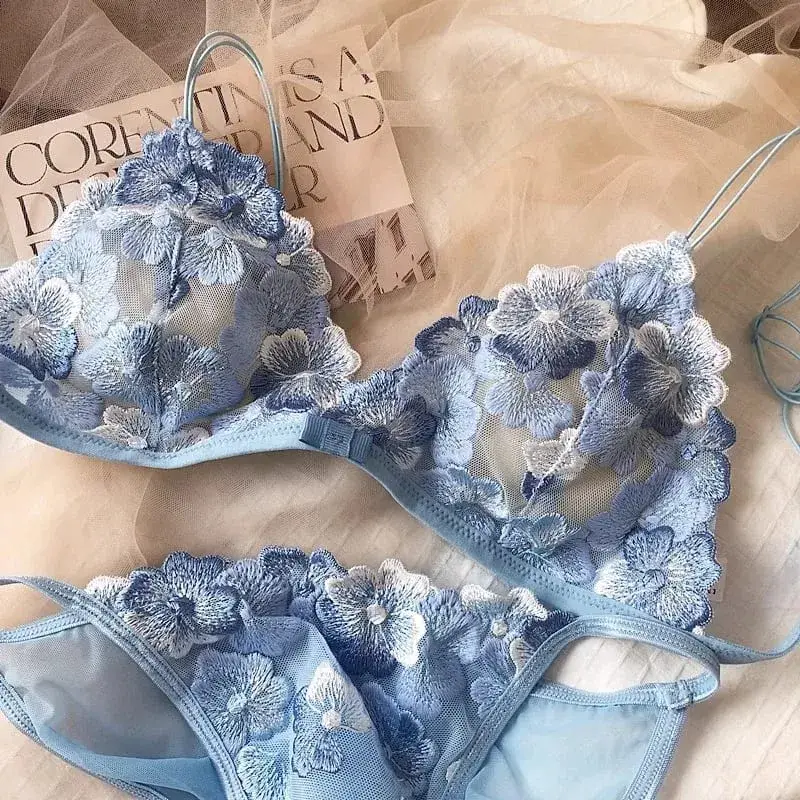 French Niche Design Lingerie Embroidered Mesh Non Wired Triangle Cup Retro Lace Bralette Thin Comfortable Bra UK Tushy MOYISU