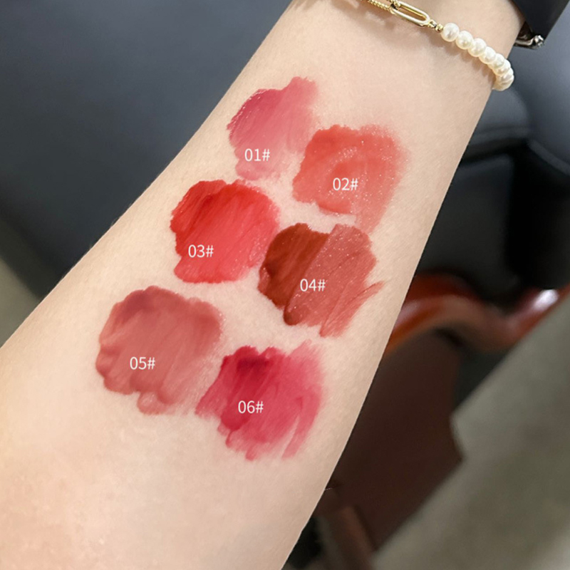 Light Lacquer Lip Glass-Like - Mirror Shine Hydrating Formula; Προστατεύει από μουντζούρες και χαρίζει λάμψη στο δέρμα