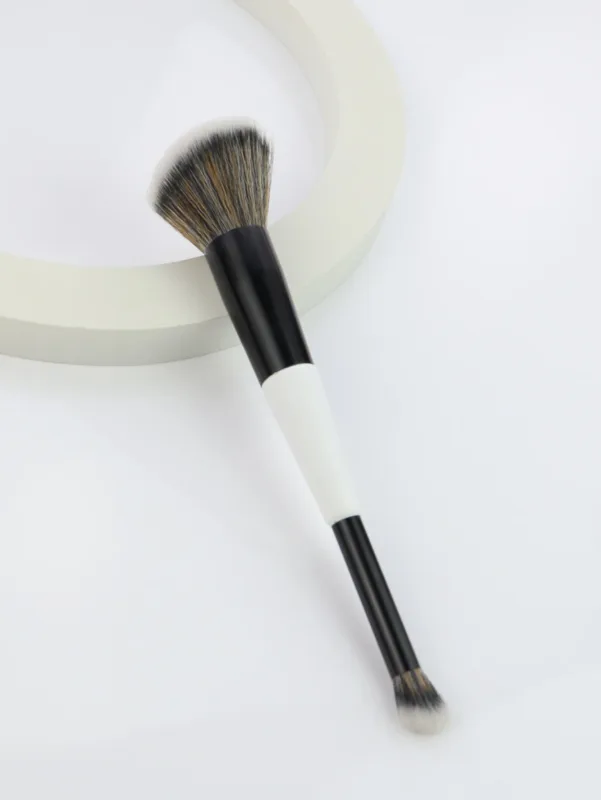 Double Head Makeup Brushes 2 In 1 Flat Angled Foundation Concealer Contour for Blending Loose Powder Liquid Cream Cosmetic Tools