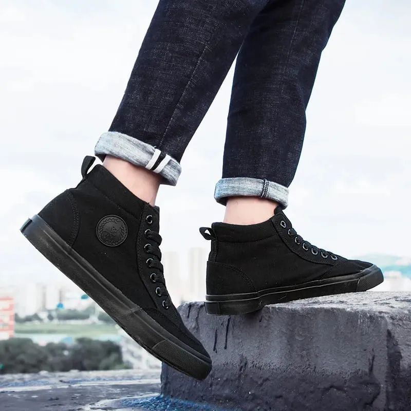 Herren-High-Top-Sneaker aus Segeltuch, Slip-on-Schnürschuhe, lässig, ganz in Schwarz, Basic-Skateschuhe für Studenten, flache Sohle, bequeme Sportschuhe