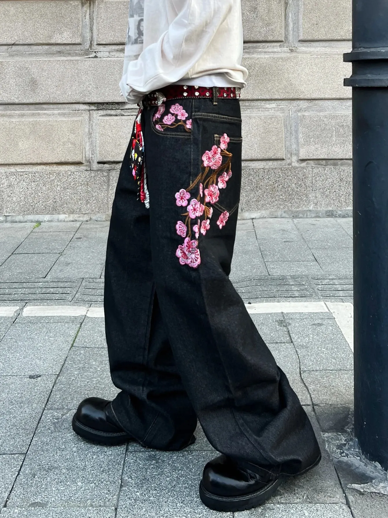 American Vintage Plum Blossom Embroidered Black Baggy Jeans Men Y2K Street Hip-Hop Fashion Trend Versatile Wide-Leg Pants