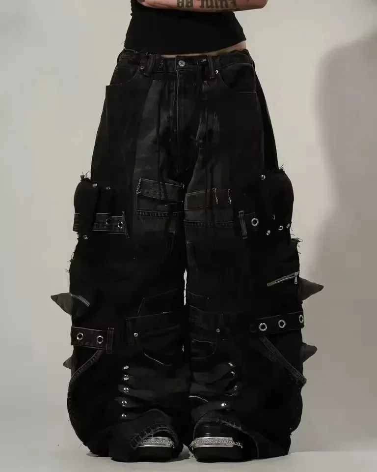 Czarne, luźne dżinsy Cargo mężczyźni kobiety ciężki, z wieloma kieszeniami na zamek błyskawiczny detale Streetwear modne spodnie na co dzień szerokie nogawki luźny krój miękkie Y2K