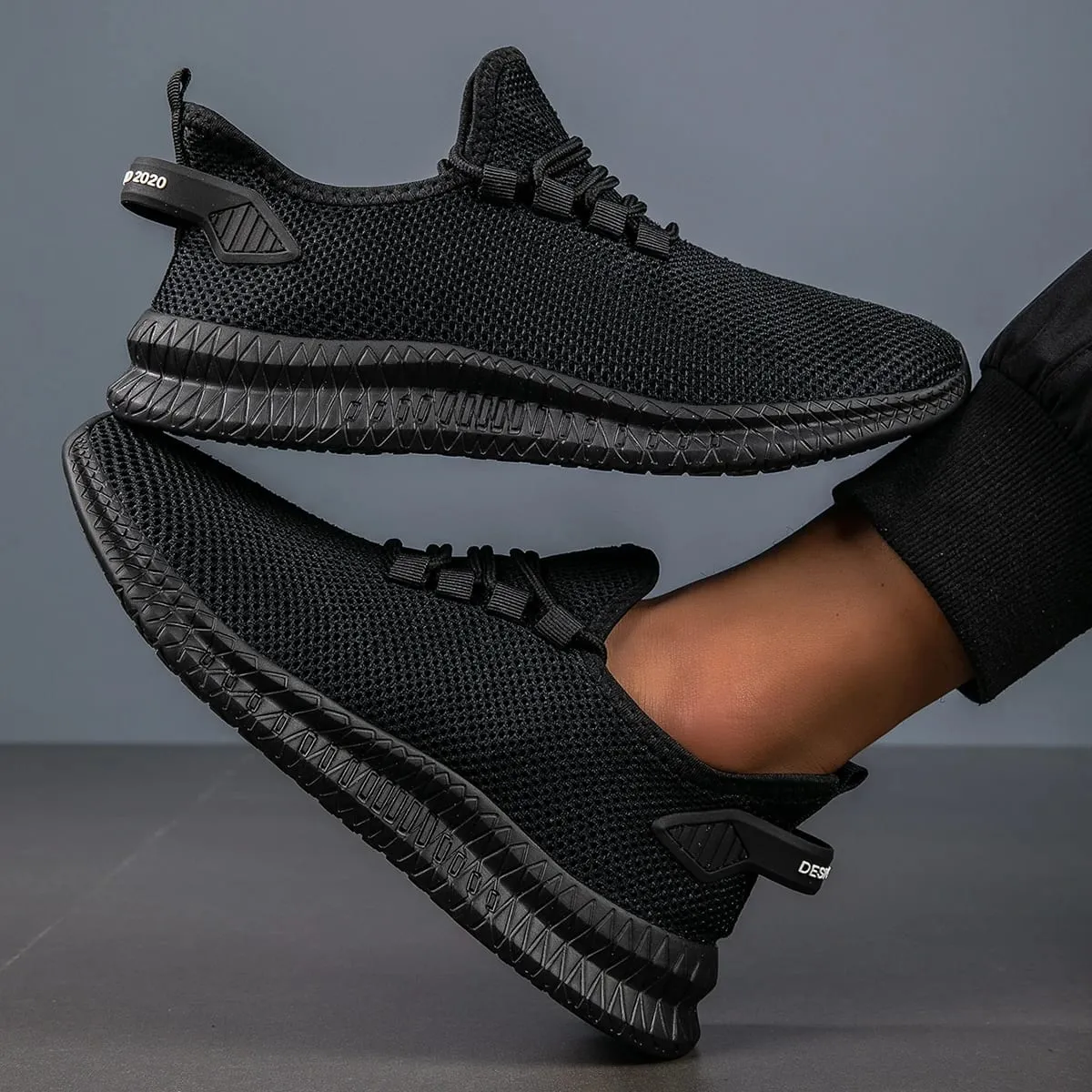 Mens Running Shoes Breathable Lightweight Sports Shoes Anti Slip Comfortable Gym Training Walking Sneakers for Men