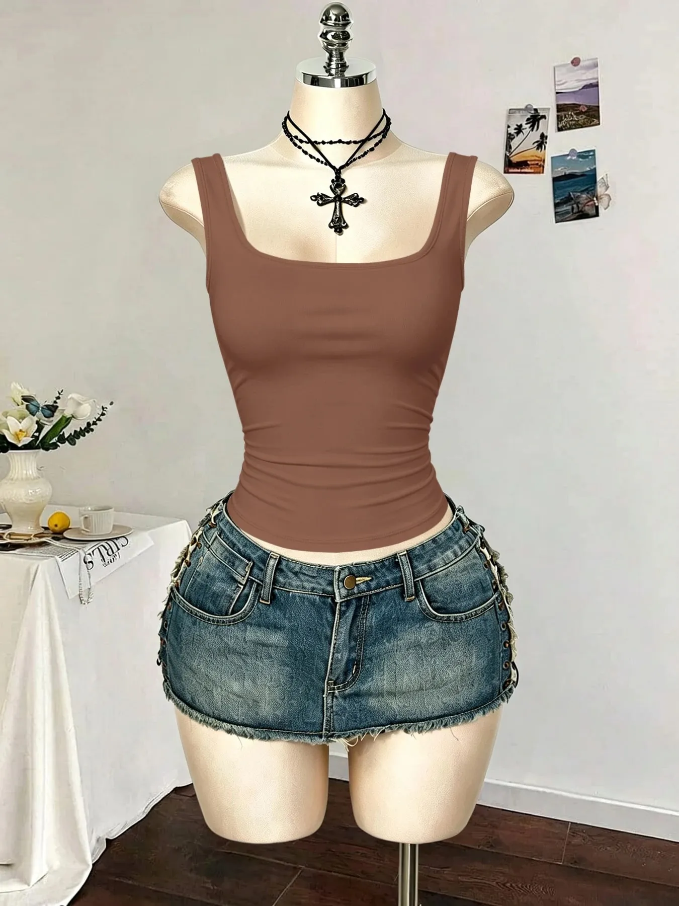 Women Square Neck Wide Strap Ribbed Tank Top Sleeveless Fitted Slim Casual Cami Top