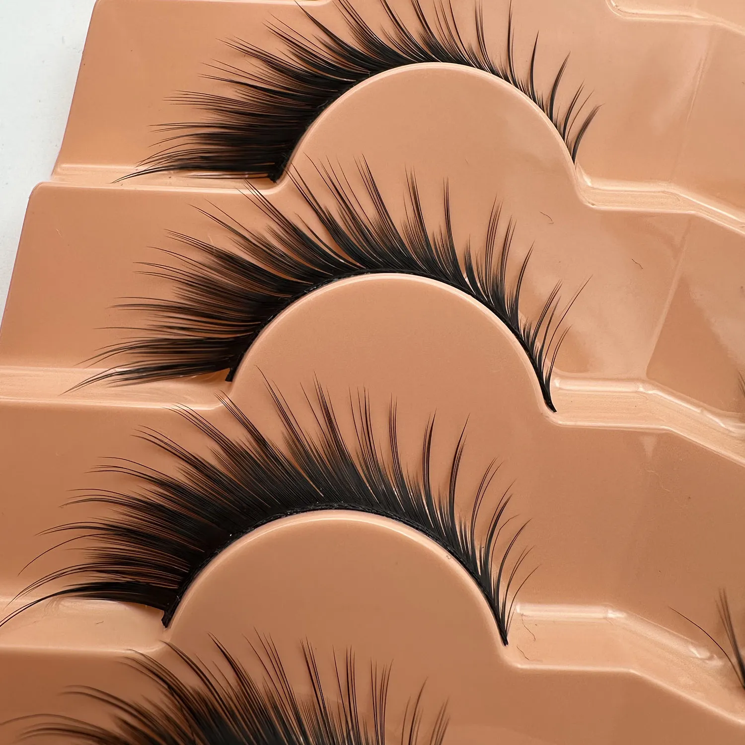 7 pairs of cat’s eye/fox eye falsie lashes one-piece design thick curled soft 3D fluffy mink lashes.