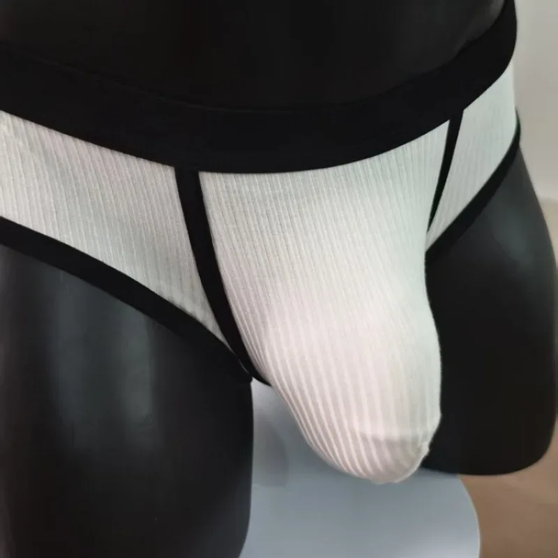Gli slip da uomo con grandi tasche sono molto sexy. Intimo sportivo da uomo di grandi dimensioni