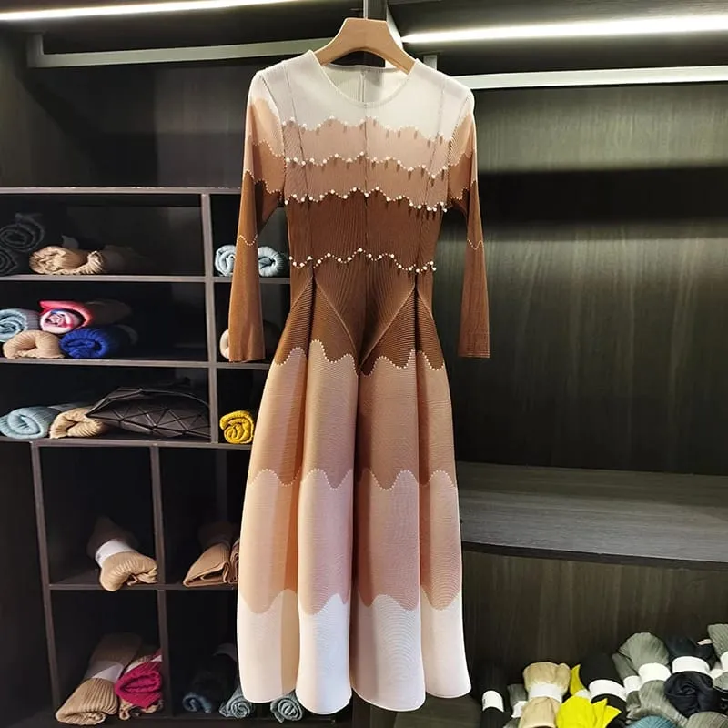 Designed Women's Pleated Dress O-neck Loose Fit High-end Fashion Color Block Beaded Long Sleeve Famale Clothing 2DB6598