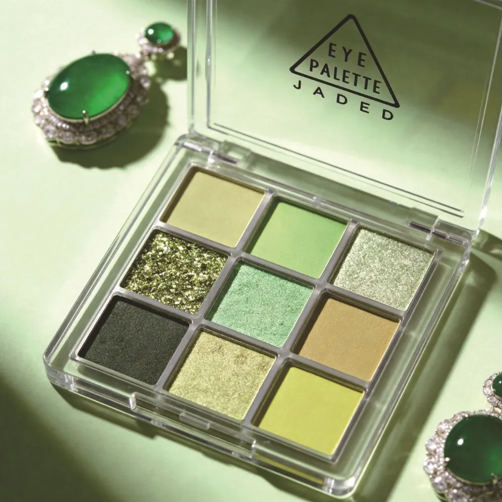 9 Colors Mint Green Eyeshadow Palette Matte Shimmer Forest Shadow Velvet Soft Blendable Natural Daily Eye Makeup