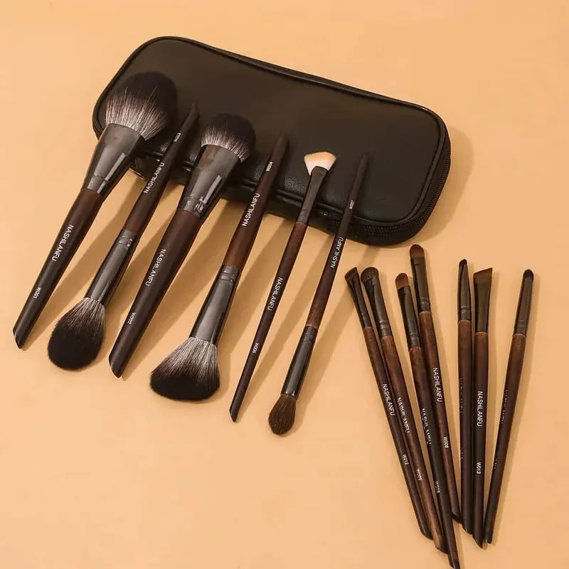 Premium Animal Fur Makeup Brush Set Wooden Handle Eyeshadow Blush Powder Eyebrow Brushes Beauty Makeup Tools Fur Cosmetic